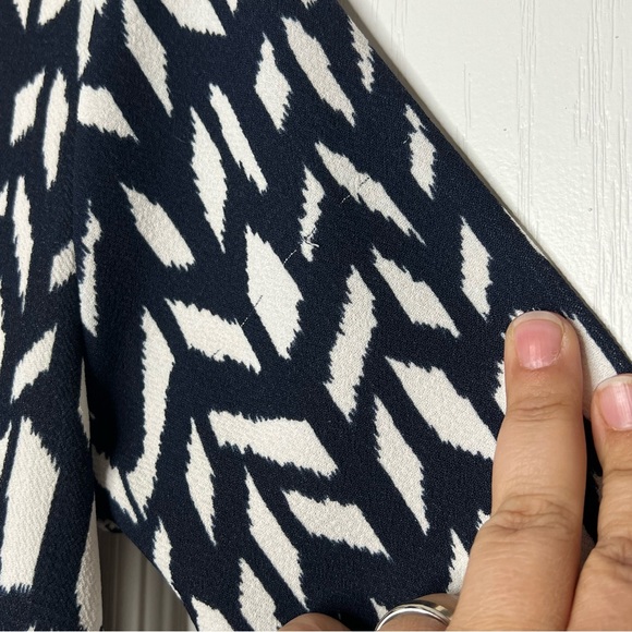 Everly Abstract Chevron Mini Dress Blue Small - Picture 5 of 9